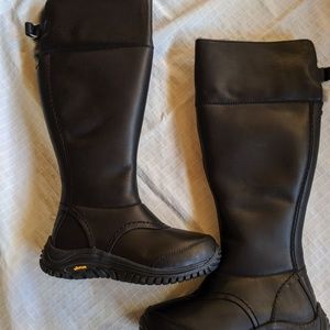 Ugg boots women size 5